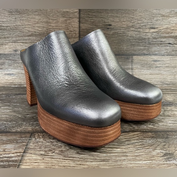 Kork-Ease Shoes - KORK-EASE women's veronica clog shoes platform mule in silver NWOB SZ‎ 10